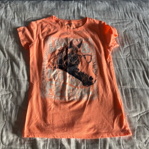 Lot Of 2 Girls Graphic T Shirts XL Arizona/rural King. - Picture 5 of 8